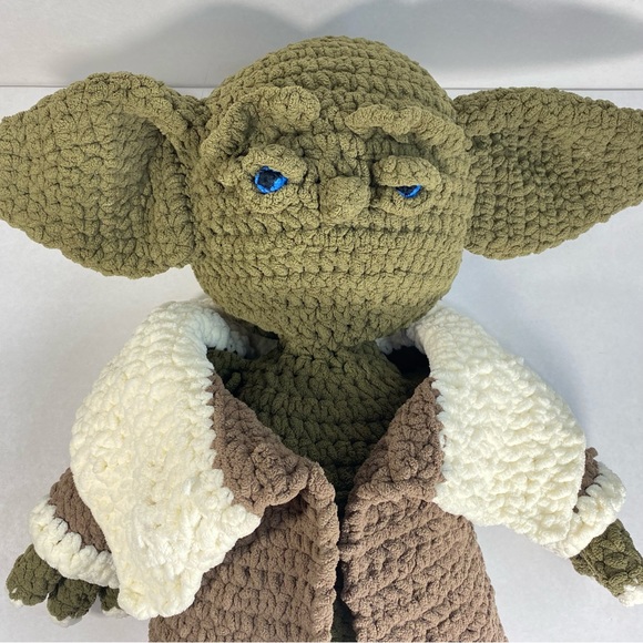 Star Wars YODA Handmade Crochet Thick Yarn Large Plush Stuff Toy; 23 Inch Tall - Picture 3 of 16